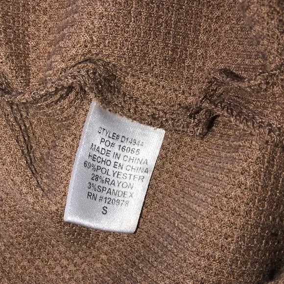 Entro tan waffle knit Henley top size small - Picture 4 of 6